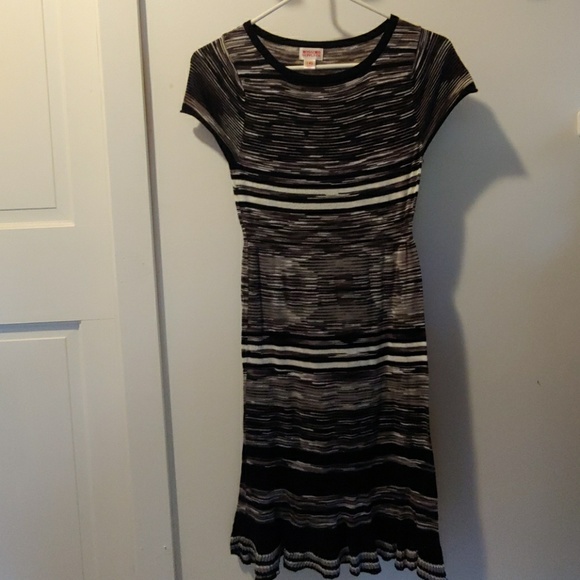 Stretchy Knit Dress - Picture 2 of 4